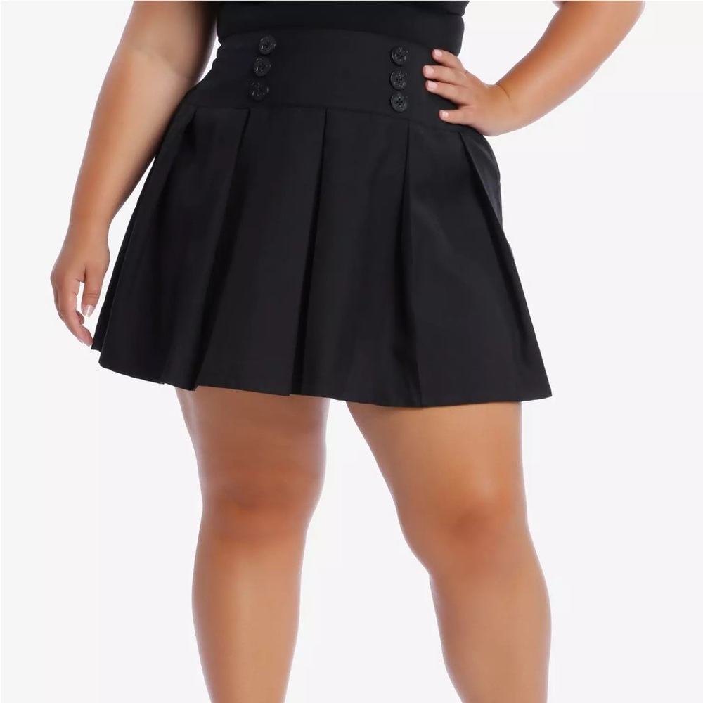 Hot Topic: Sailor Button Detail Pleated Skirt Plus Size 2